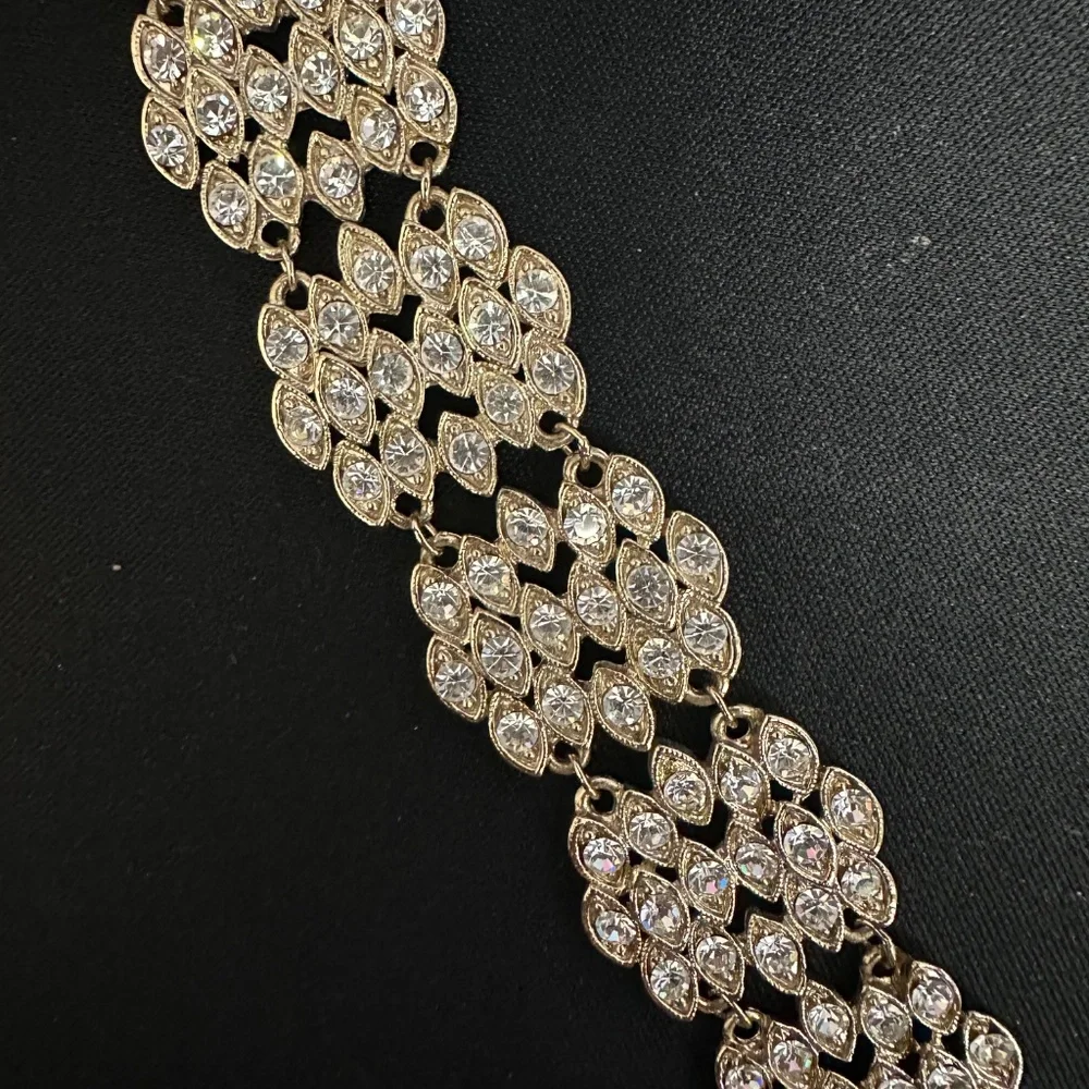 Sara Gabriel Gold Sparkle Bracelet - Picture 2 of 3
